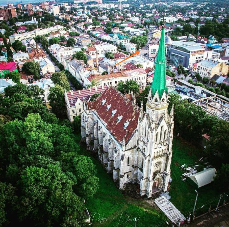 Apart Club Kosmo Appartamento Černivci Esterno foto